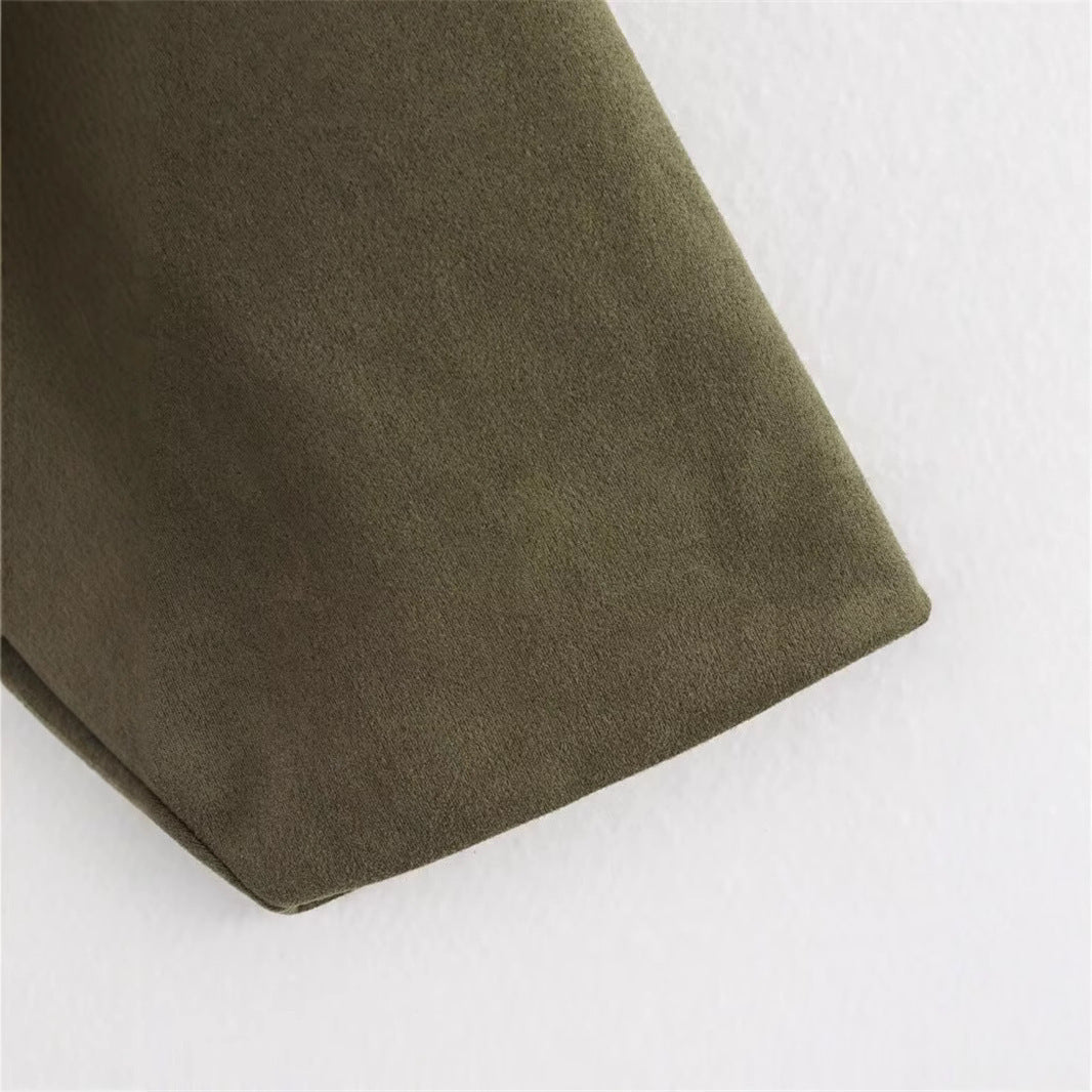 Three-piece set combines contemporary style